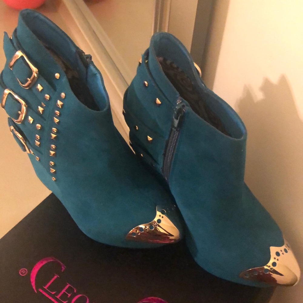 Gorgeous Booties - Picture 2 of 7